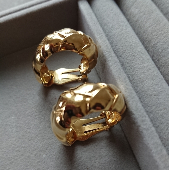 lPaolo Classic Gold Tone CLIP ON Hoop Earrings - Picture 3 of 12